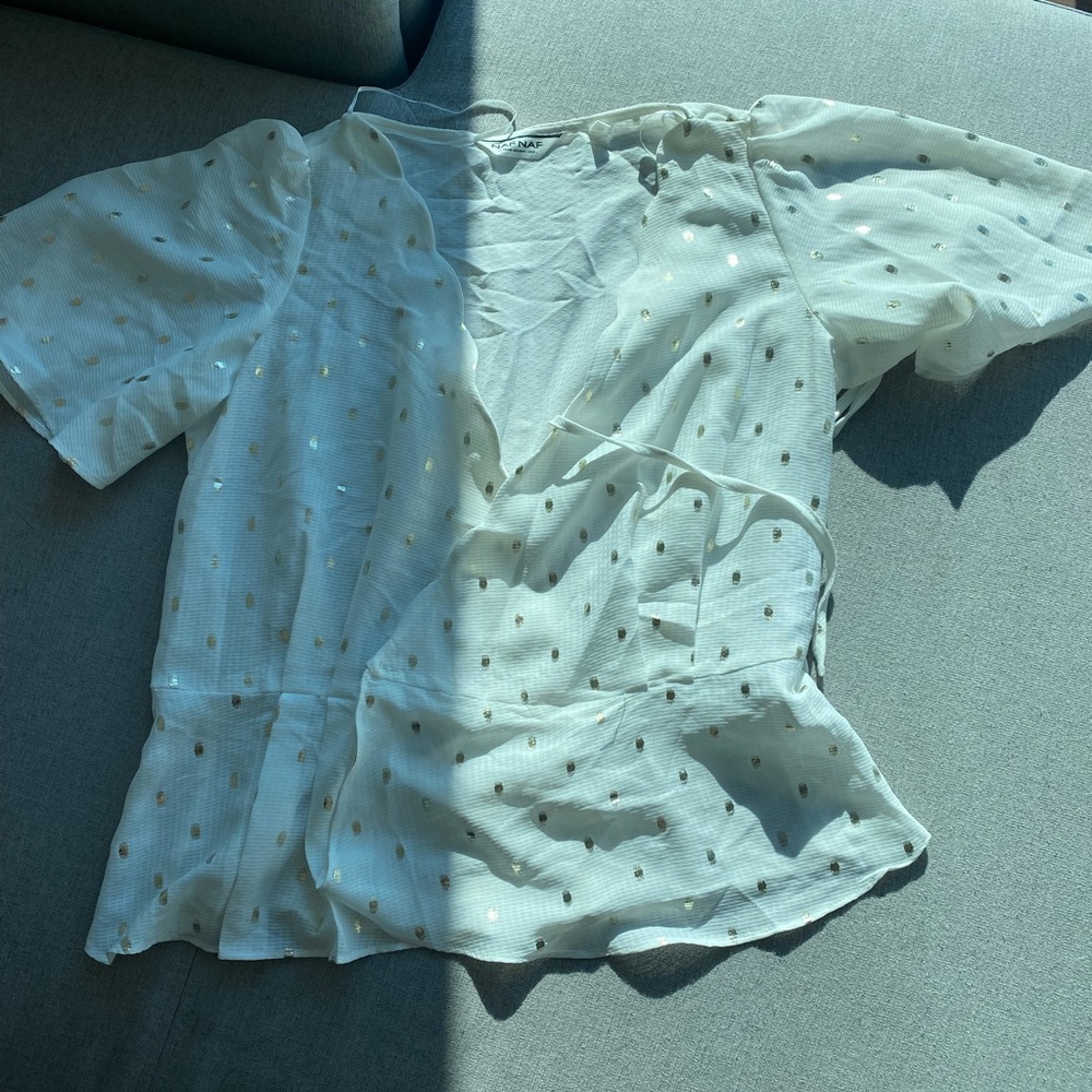 Blouse with golf polka dots